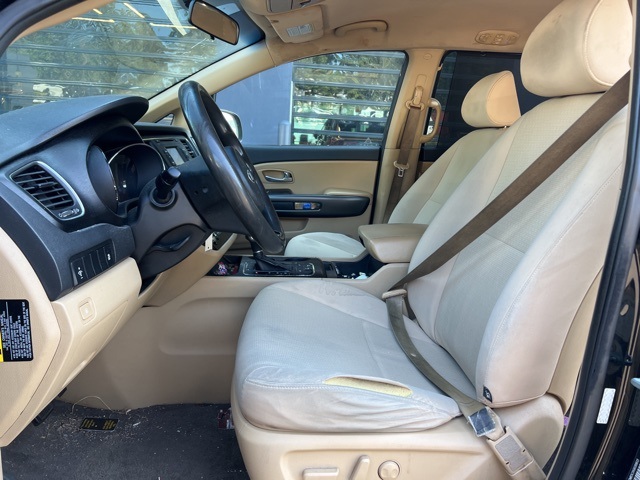2016 Kia Sedona LX photo 11