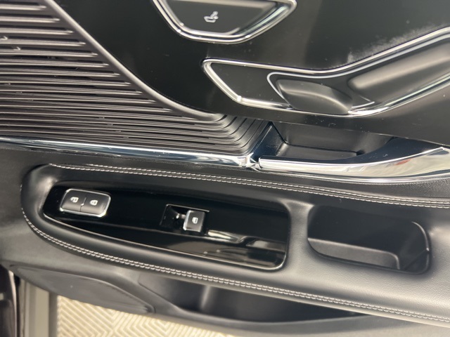 2022 Lincoln Corsair Standard photo 24