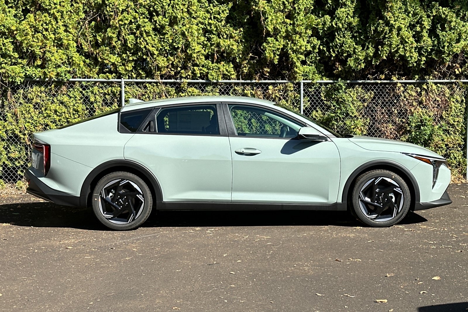 2025 Kia K4 EX photo 2