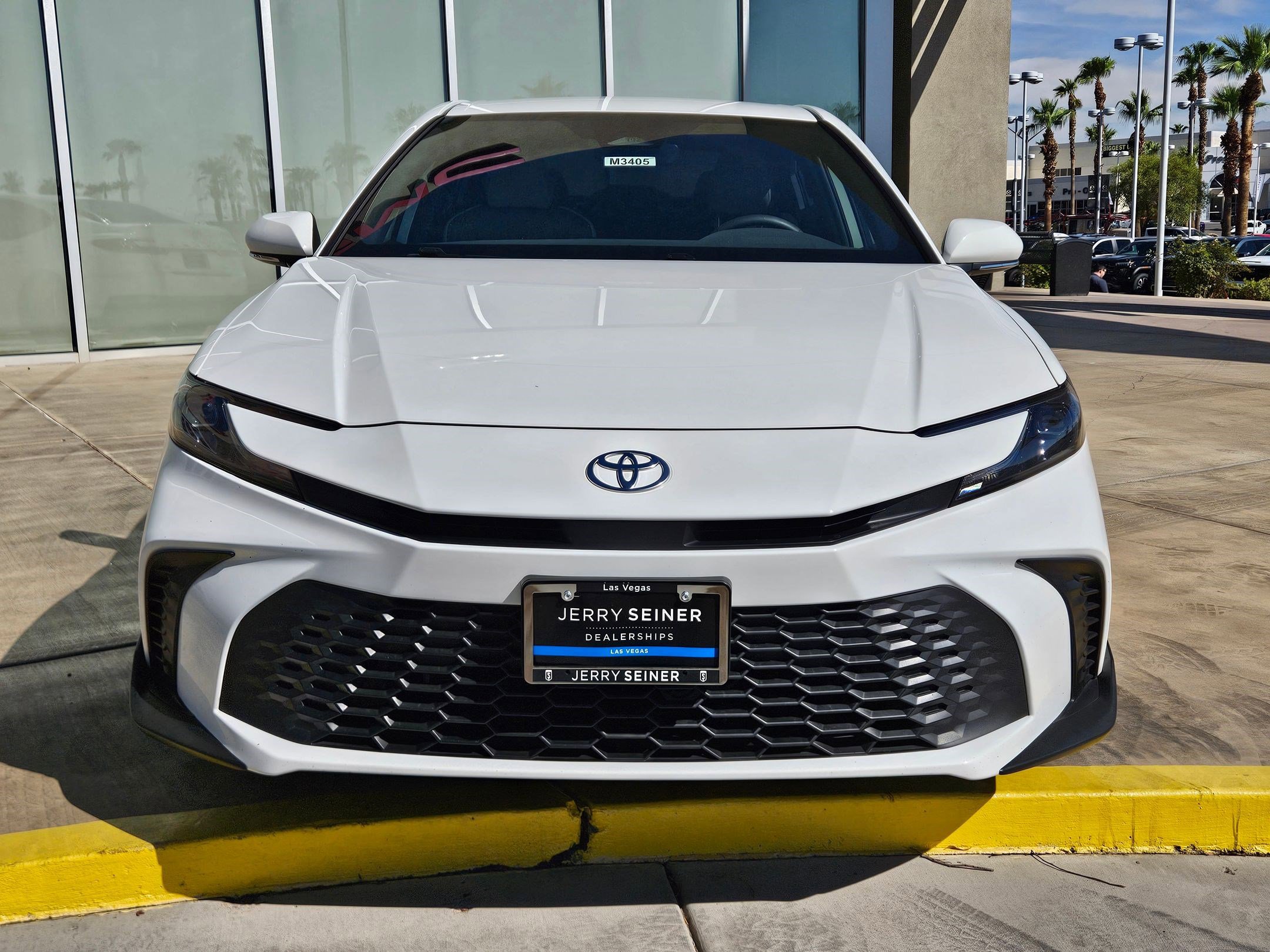 2025 Toyota Camry SE photo 8