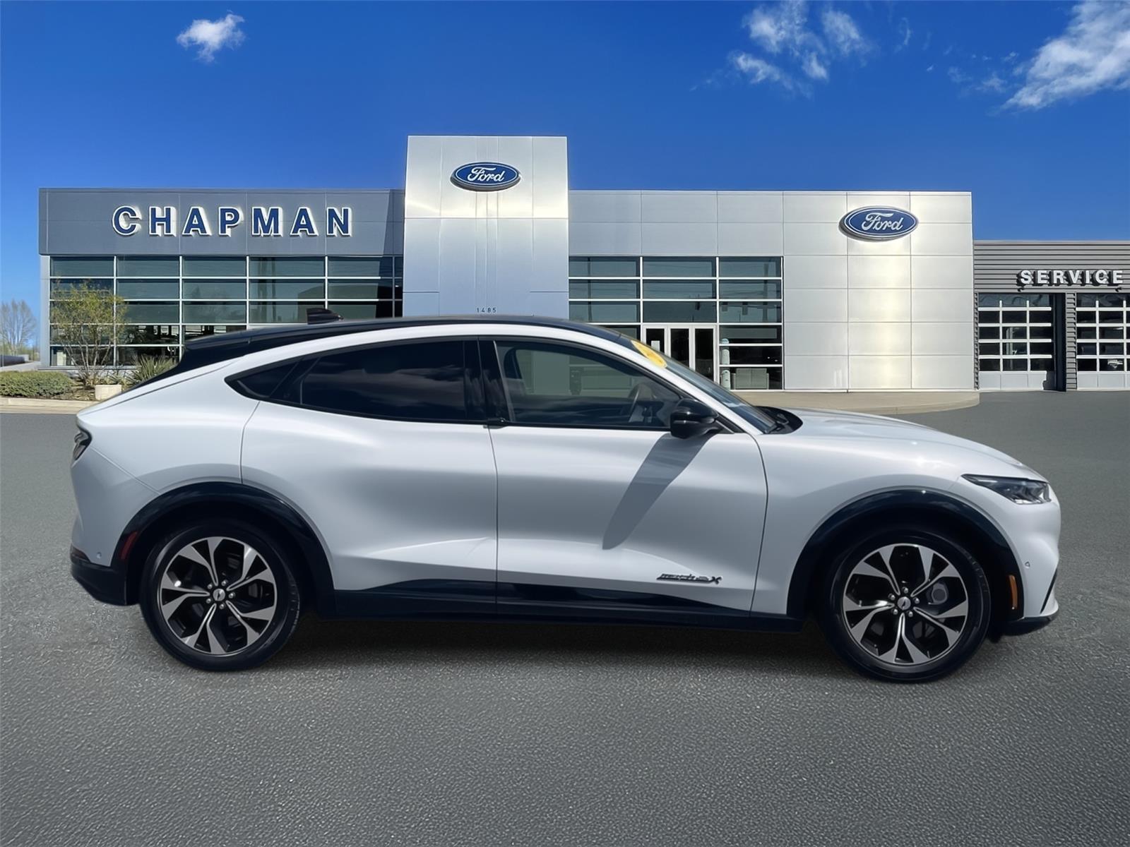 2022 Ford Mustang Mach-E Premium photo 11