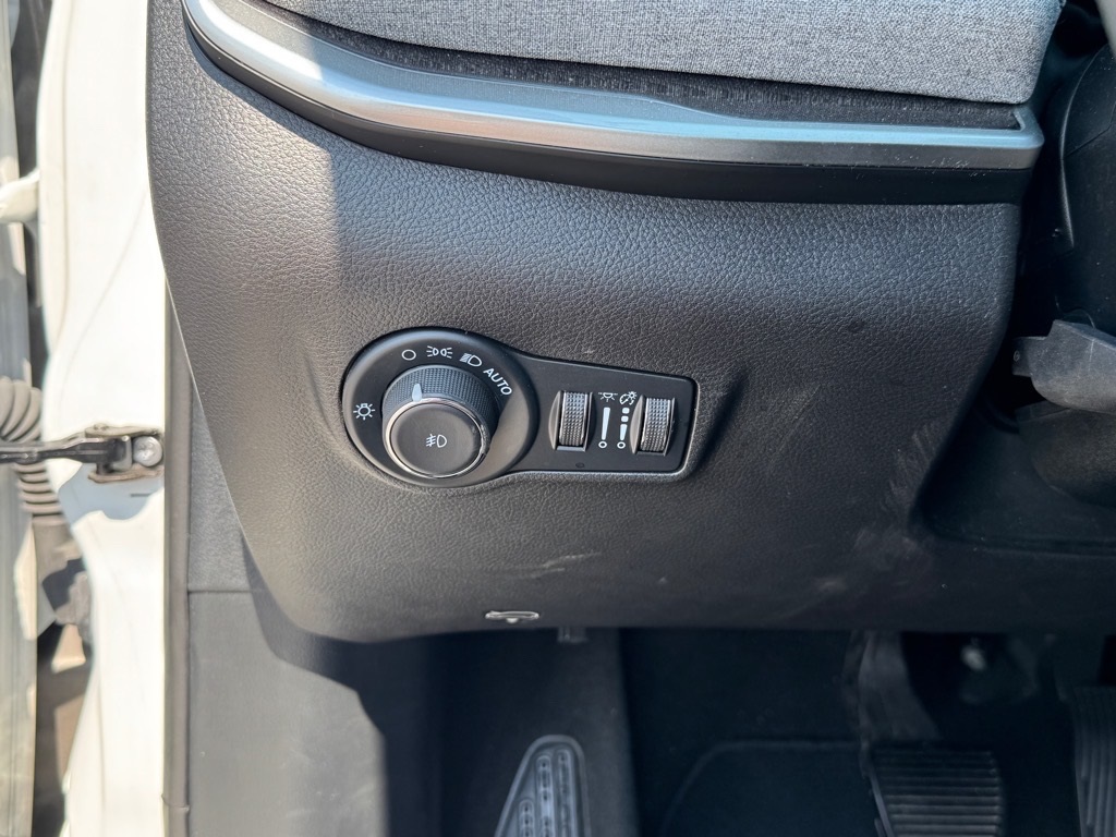 2024 Jeep Compass Latitude photo 19