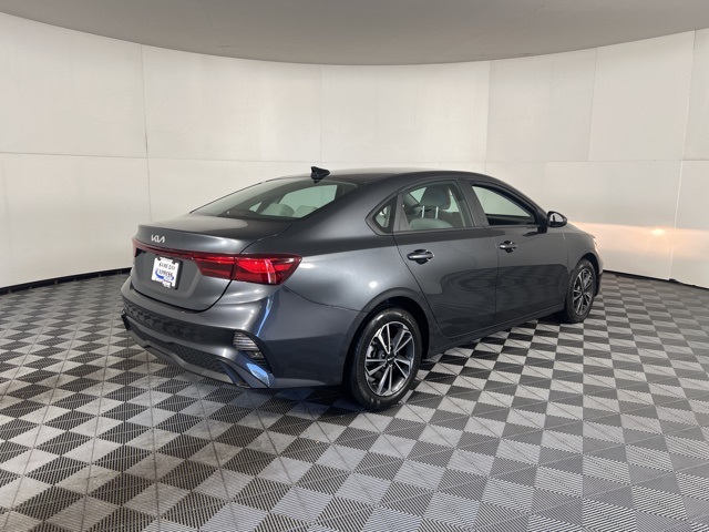 2023 Kia Forte LXS photo 4