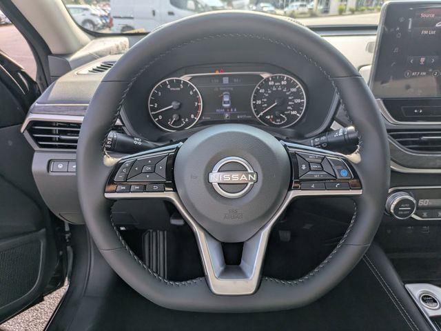 2025 Nissan Altima SV photo 10