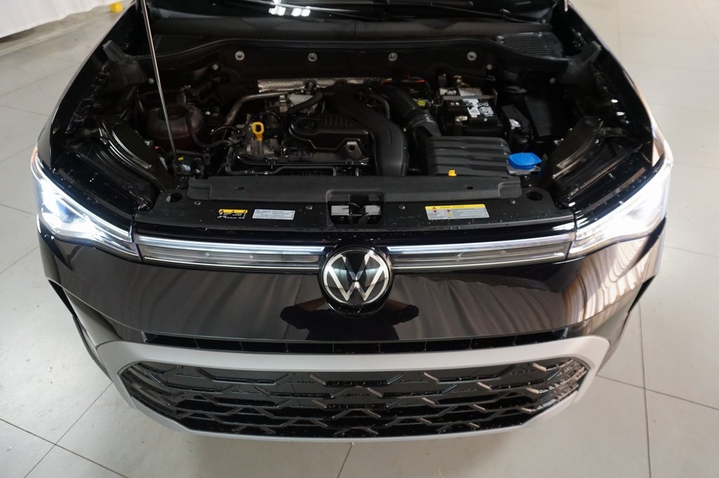 2025 Volkswagen Taos SEL photo 20