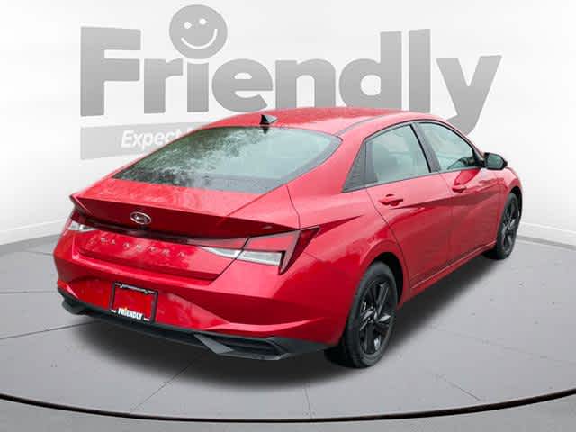 2022 Hyundai Elantra SEL Convenience photo 5