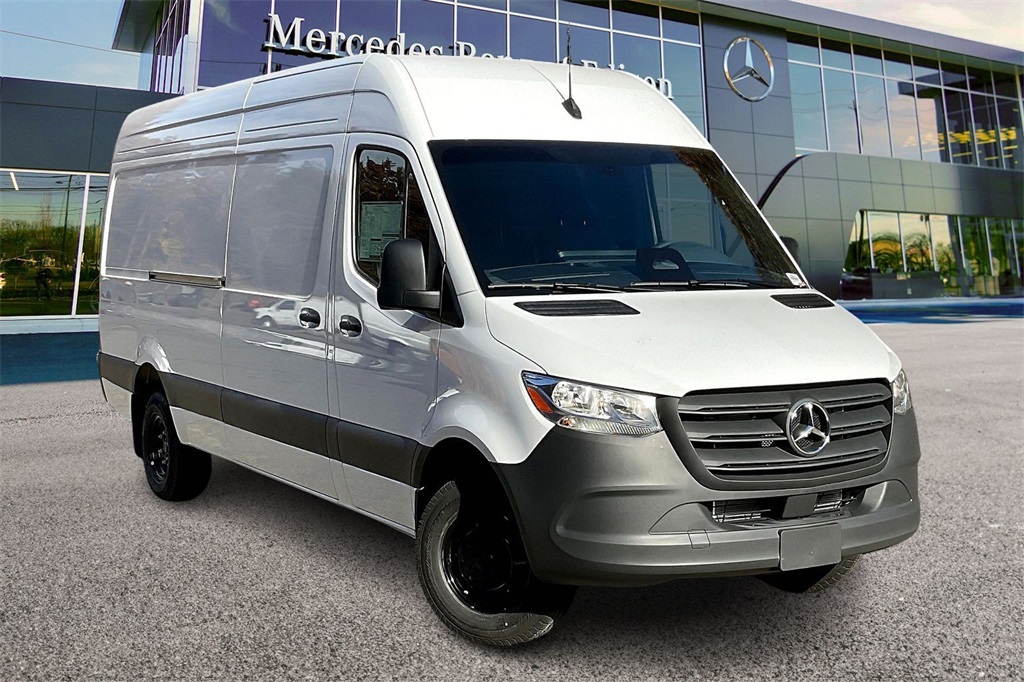 2026 Mercedes-Benz Sprinter Cargo Van Base's photo