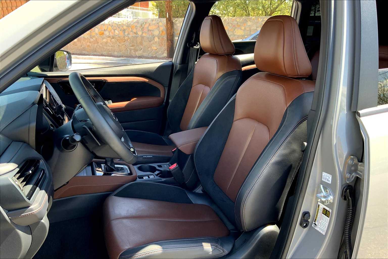 2025 Subaru Forester Touring photo 7