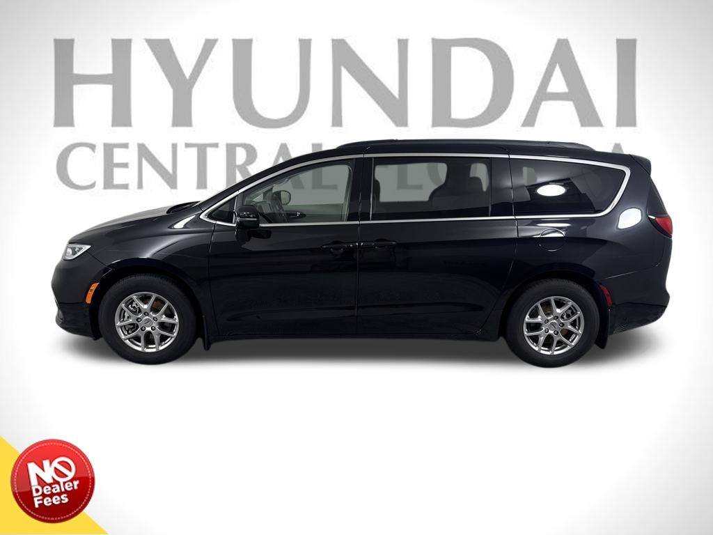 2021 Chrysler Pacifica Touring photo 3