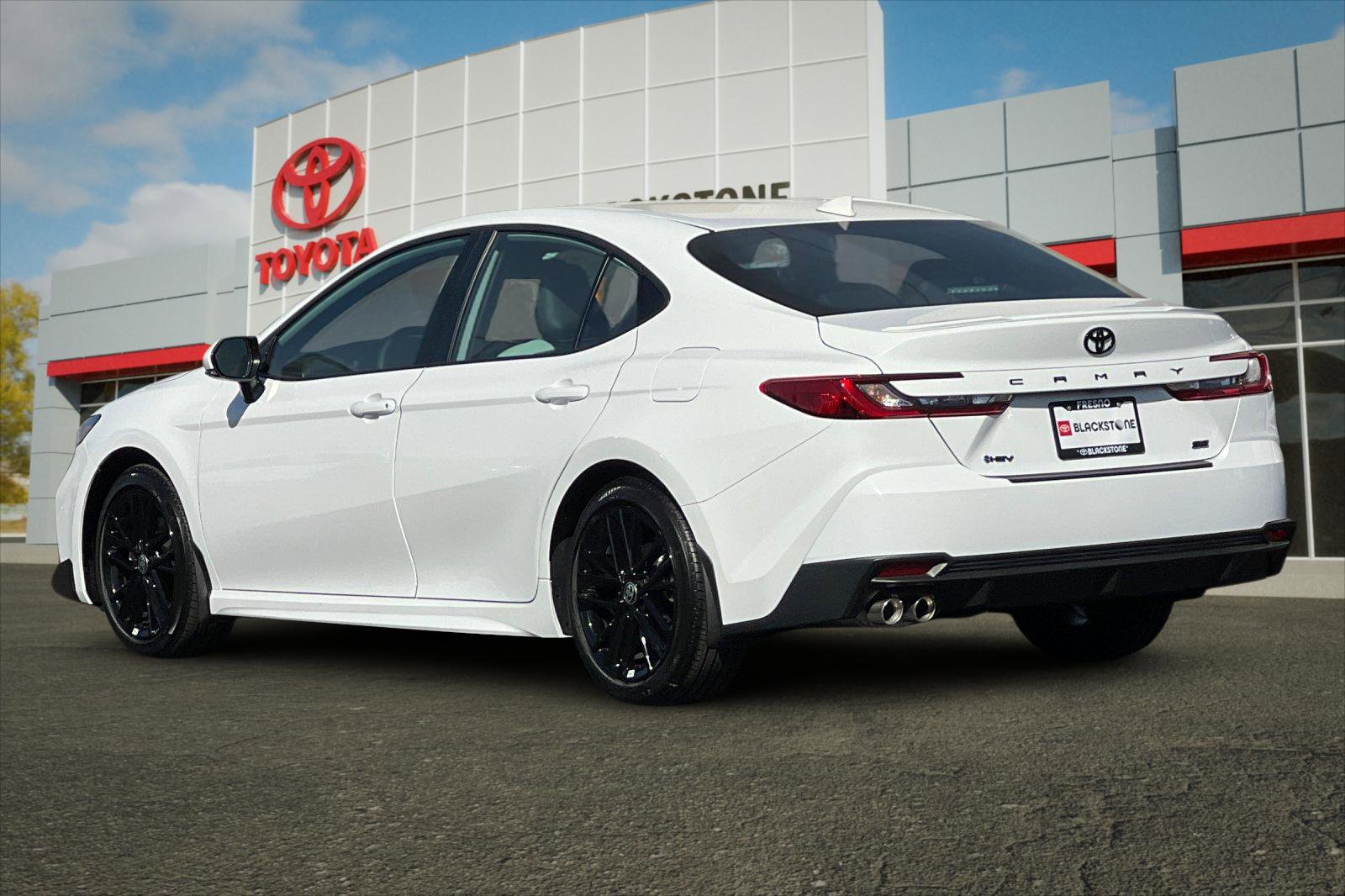 2025 Toyota Camry LE photo 4