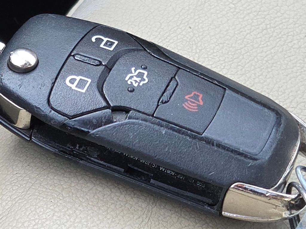 2013 Ford Fusion Energi SE photo 31