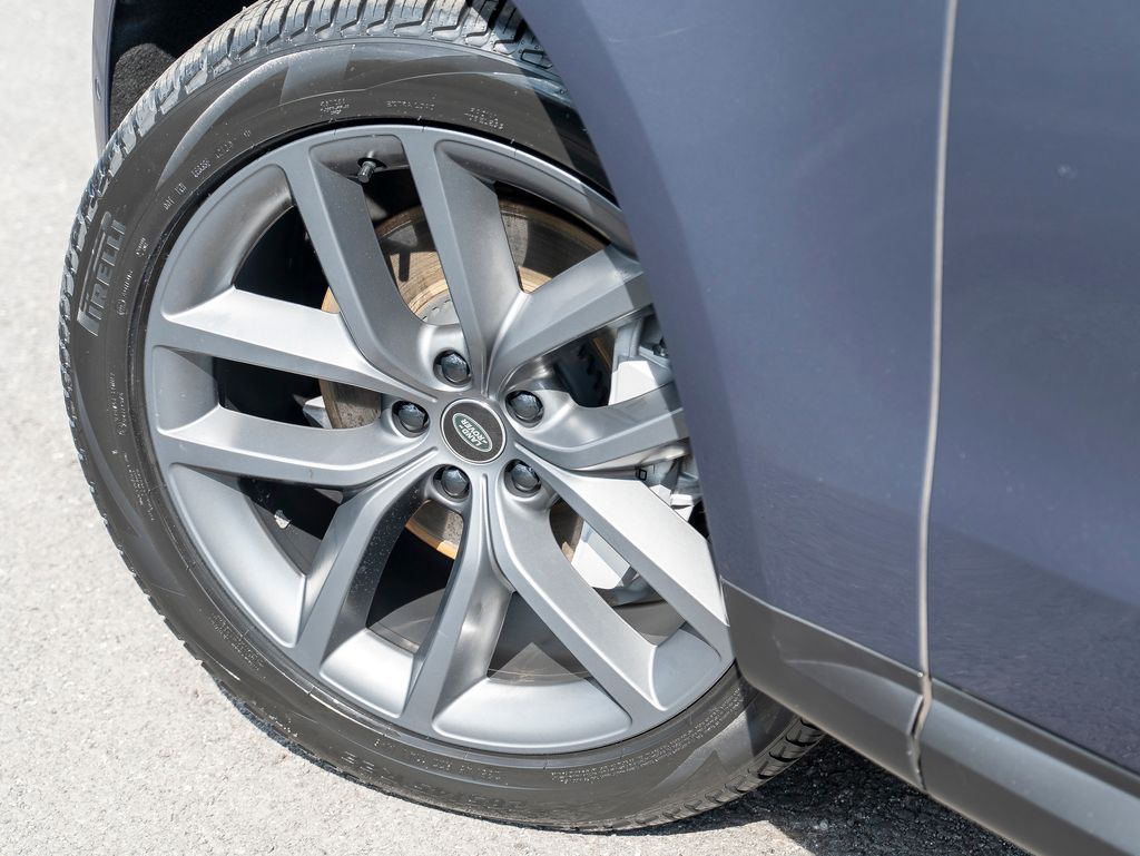 2025 Land Rover Range Rover Sport SE photo 9