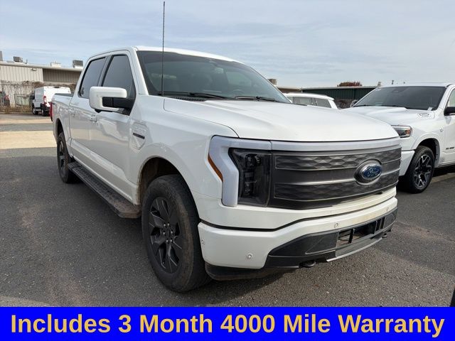 2023 Ford F-150 Lightning Lariat's photo