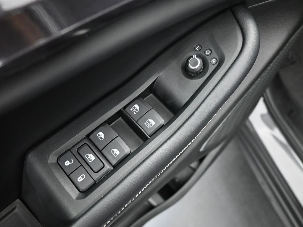 2021 Jeep Grand Cherokee Laredo photo 4