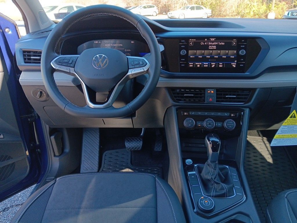 2024 Volkswagen Taos SE photo 12