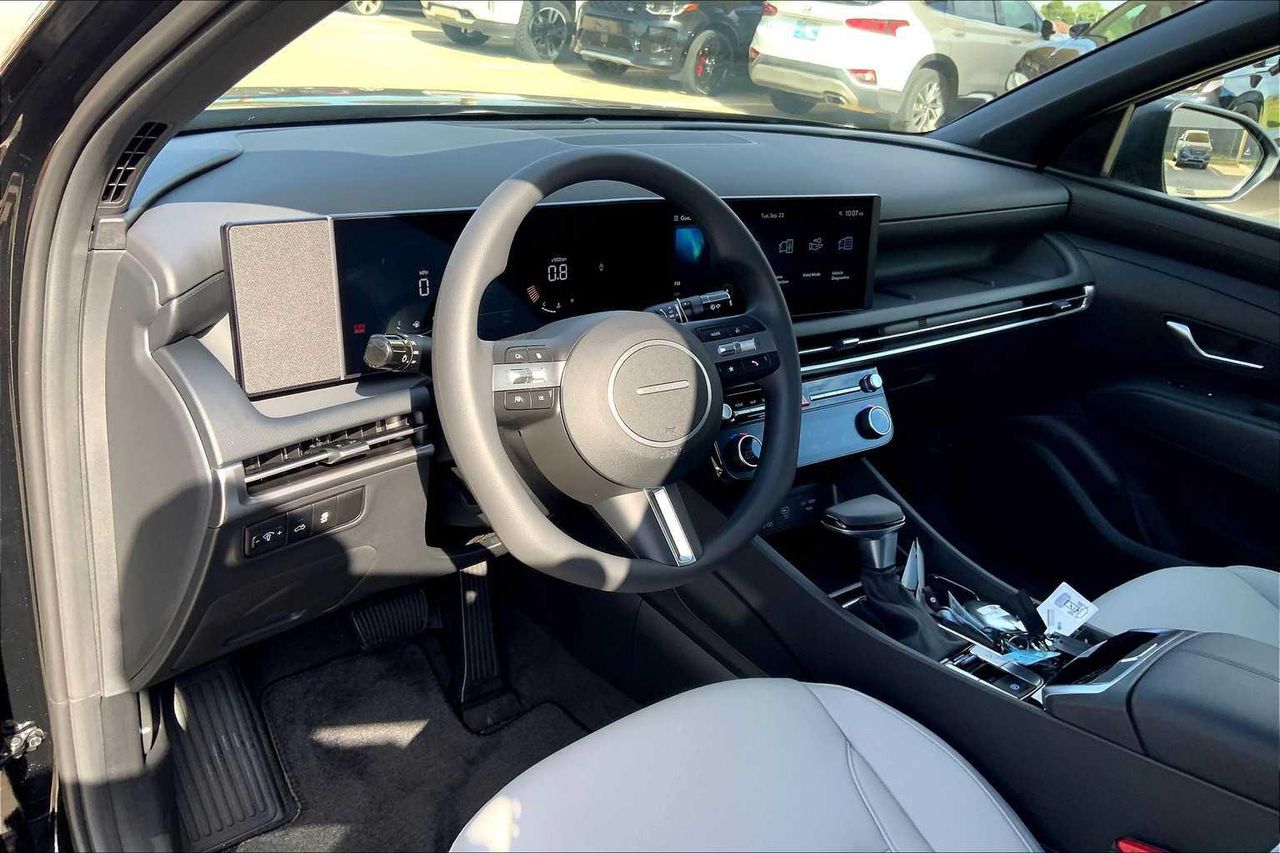 2026 Hyundai Santa Cruz SEL photo 8