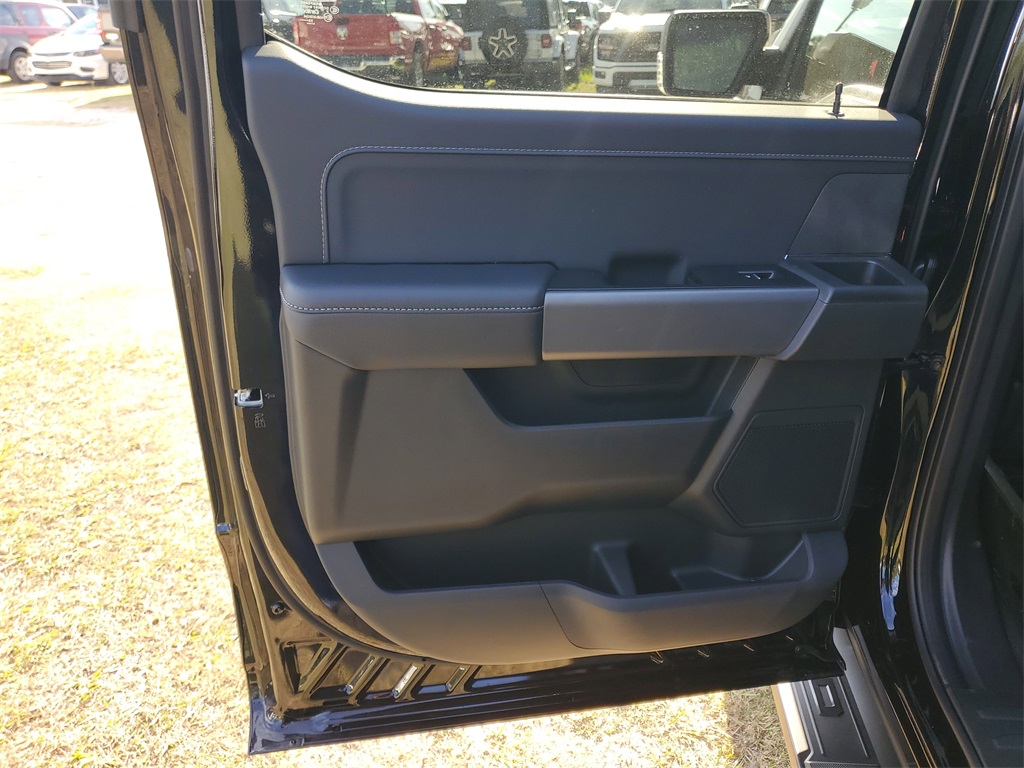 2025 Ford F-150 XLT photo 26