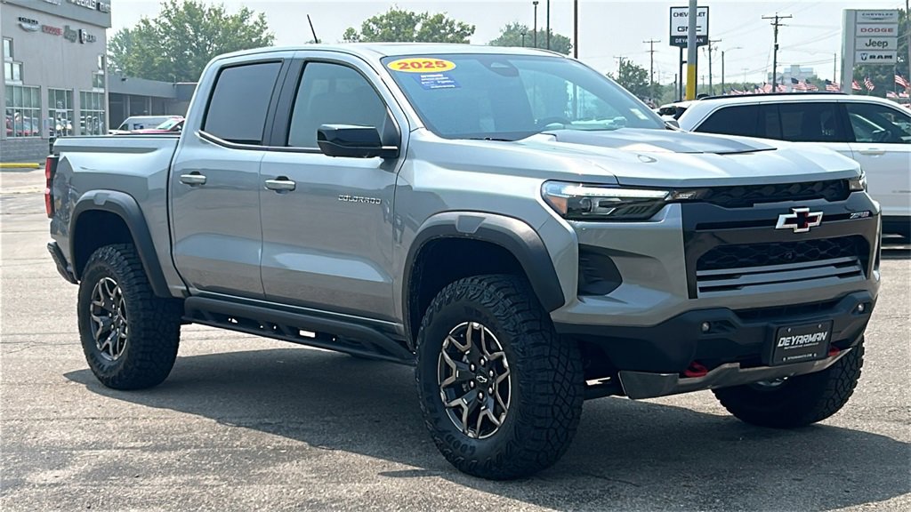 2025 Chevrolet Colorado ZR2's photo