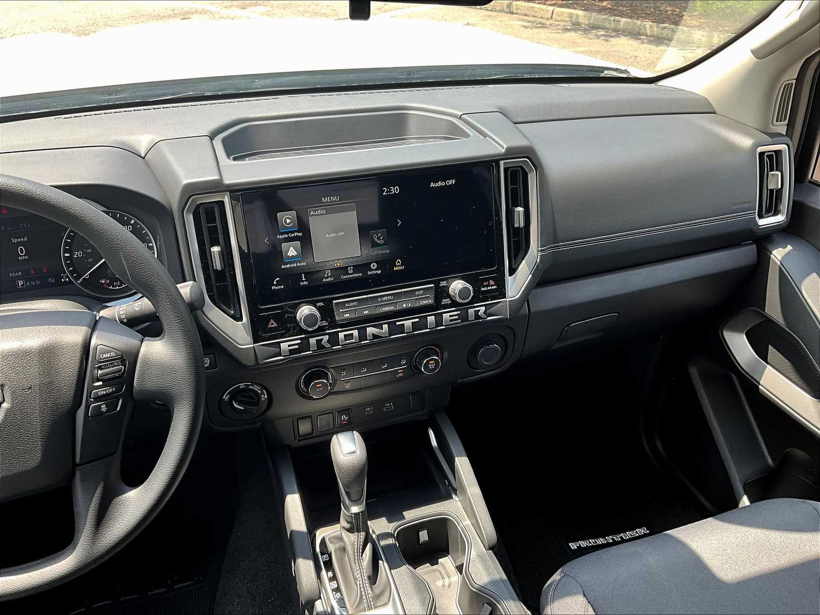 2025 Nissan Frontier SV photo 18