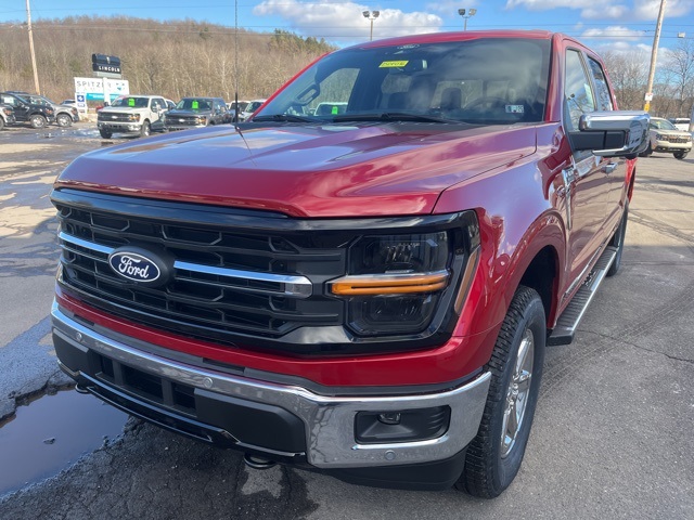 2025 Ford F-150 XLT photo 3