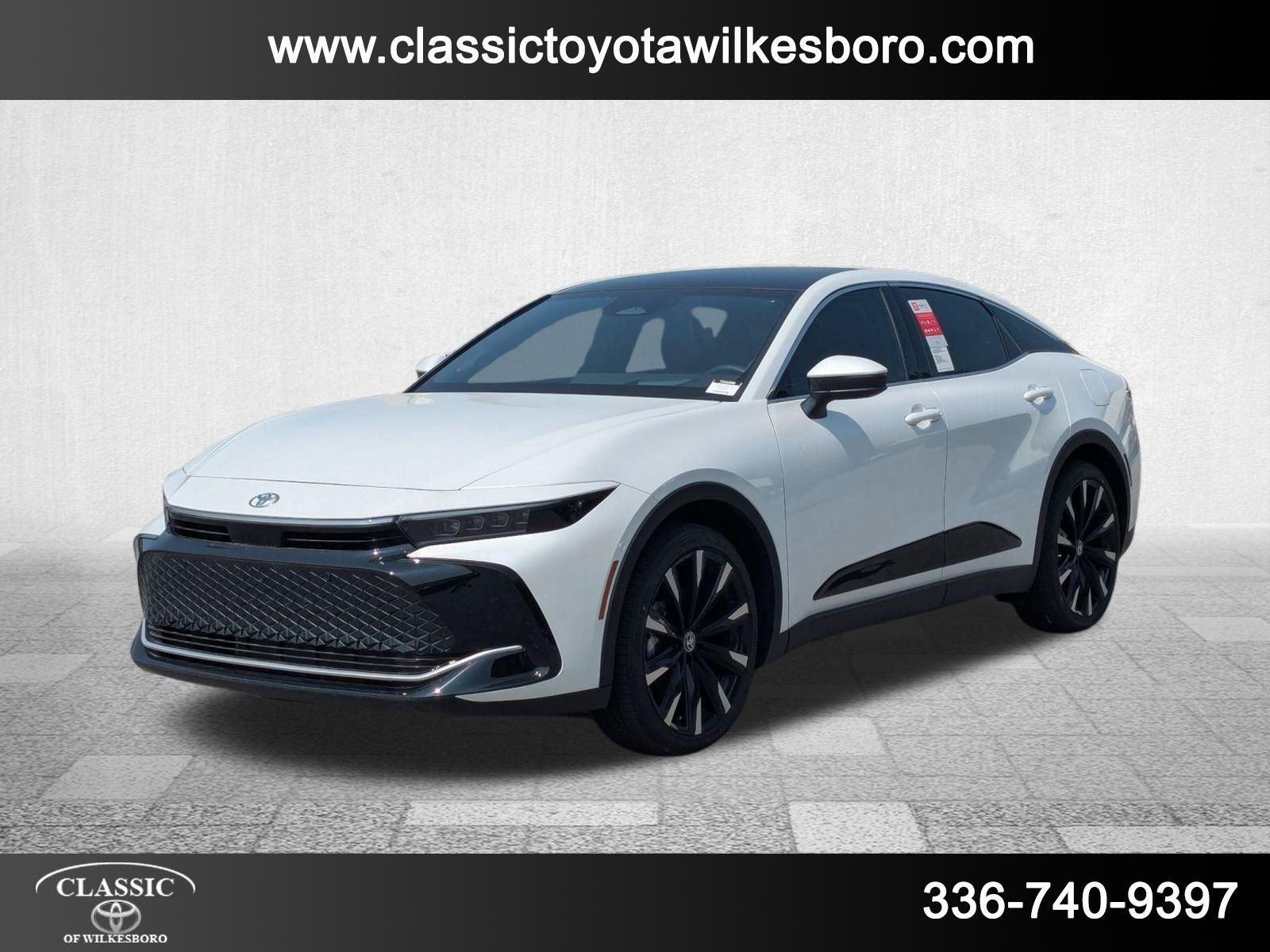 2025 Toyota Crown Platinum's photo