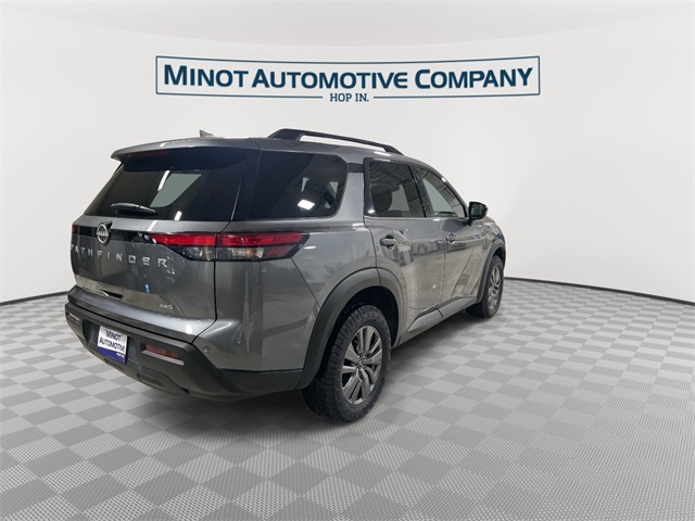2025 Nissan Pathfinder SV photo 4