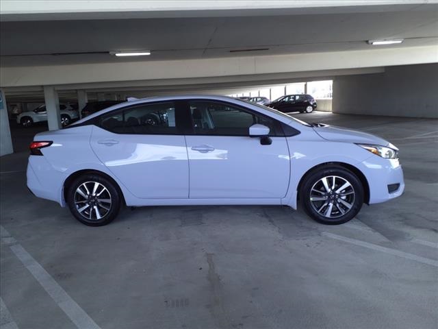 2025 Nissan Versa SV photo 4