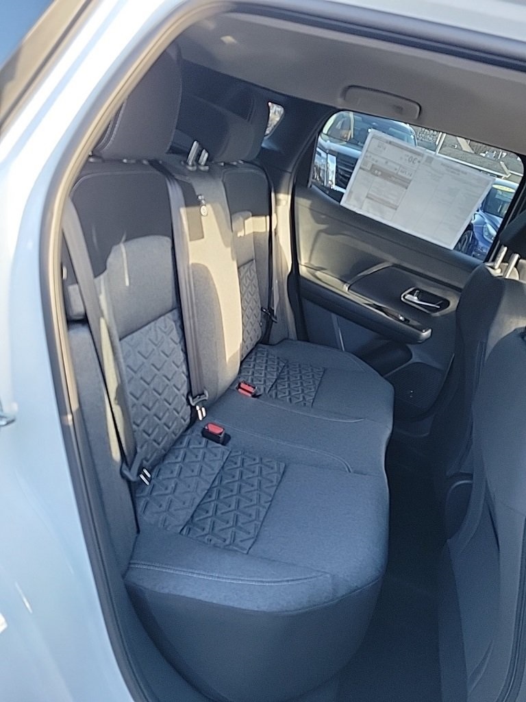 2025 Nissan Kicks SV photo 21