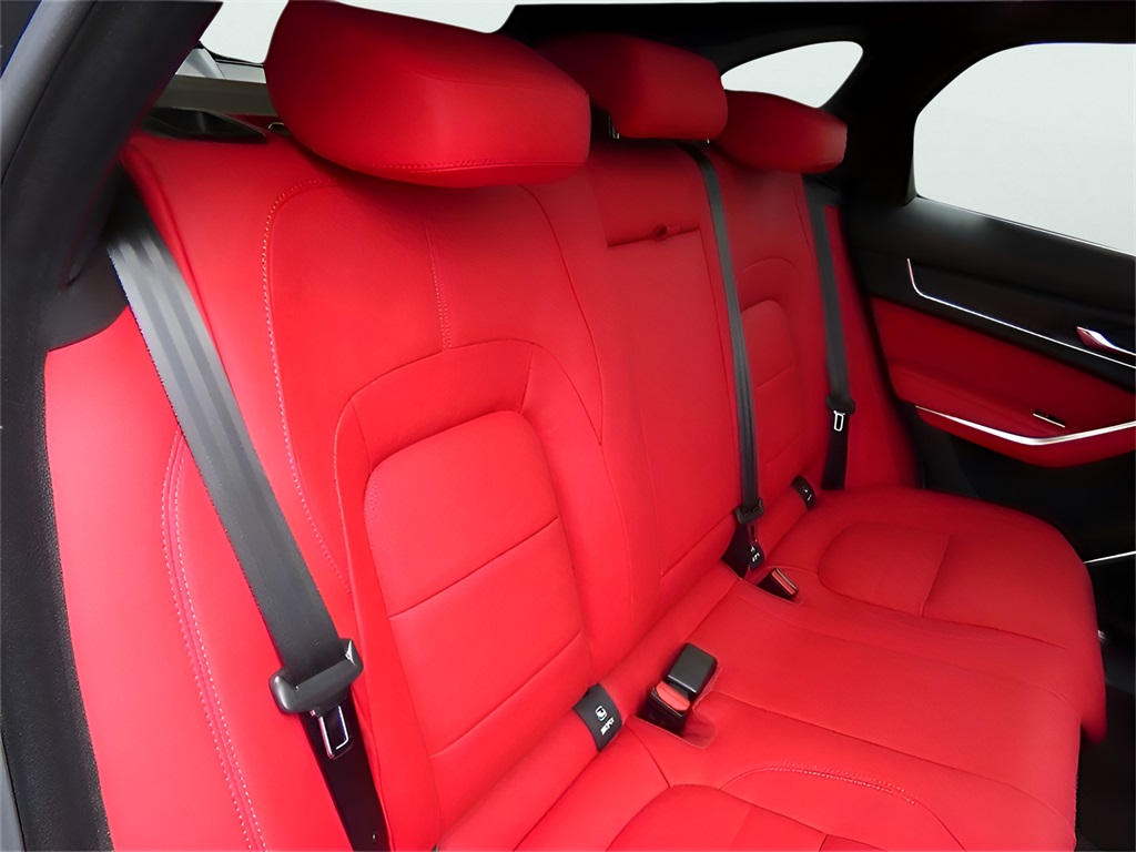 2025 Jaguar F-PACE P400 R-Dynamic S photo 15