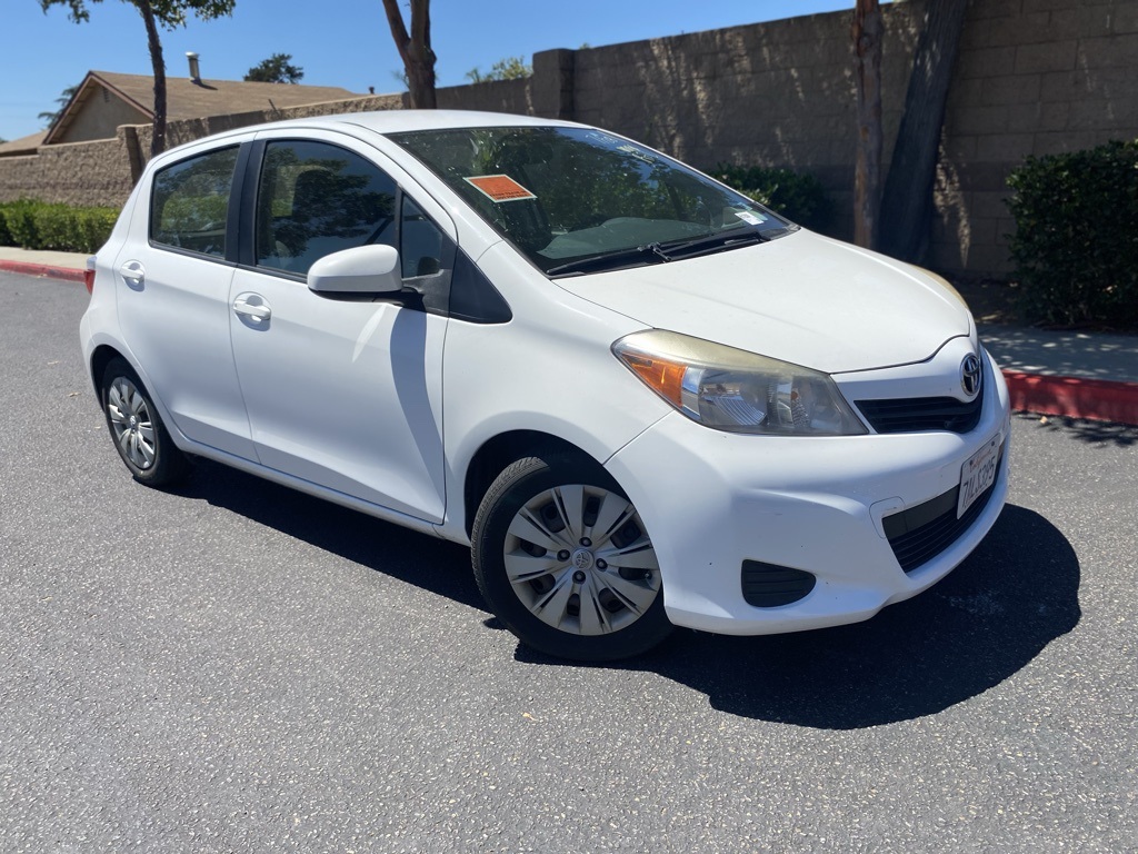 Used 2013 White Toyota L image 1