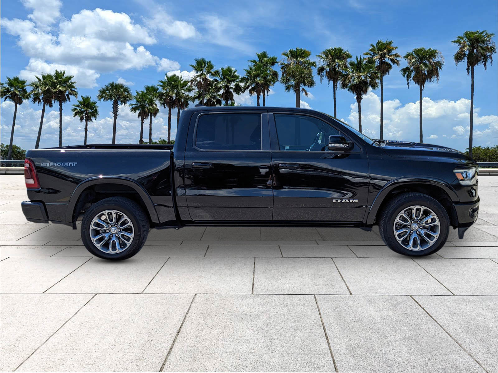 2021 Ram 1500 Laramie photo 11