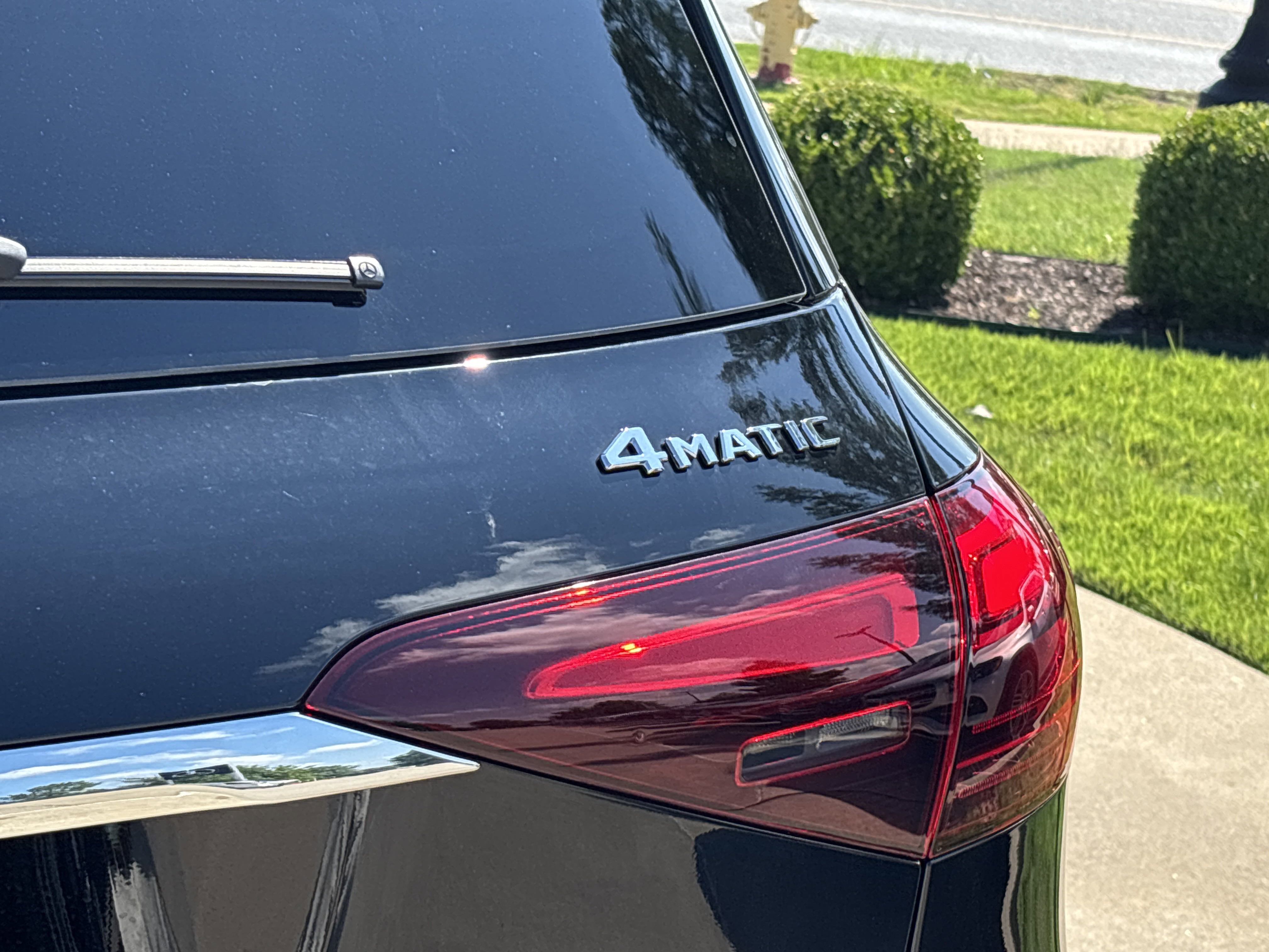 2025 Mercedes Benz GLE 450e 4MATIC photo 2