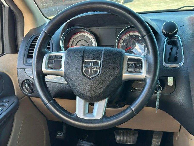 2016 Dodge Grand Caravan SXT photo 11