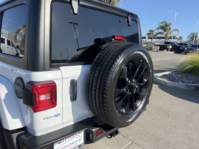 2023 Jeep Wrangler Sahara 4xe photo 12