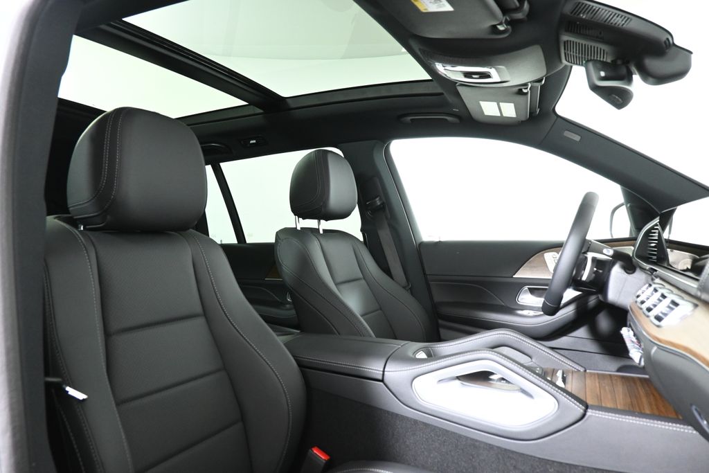 2025 Mercedes Benz GLS 450 4MATIC photo 20