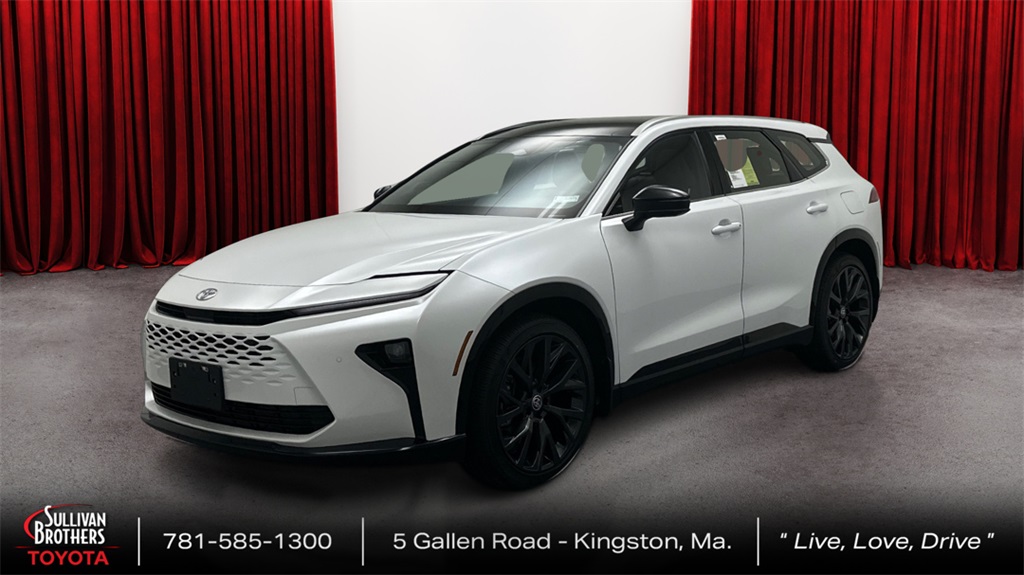 2025 Toyota Crown Signia Limited's photo