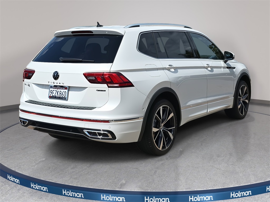 2022 Volkswagen Tiguan SEL Premium R-Line photo 2