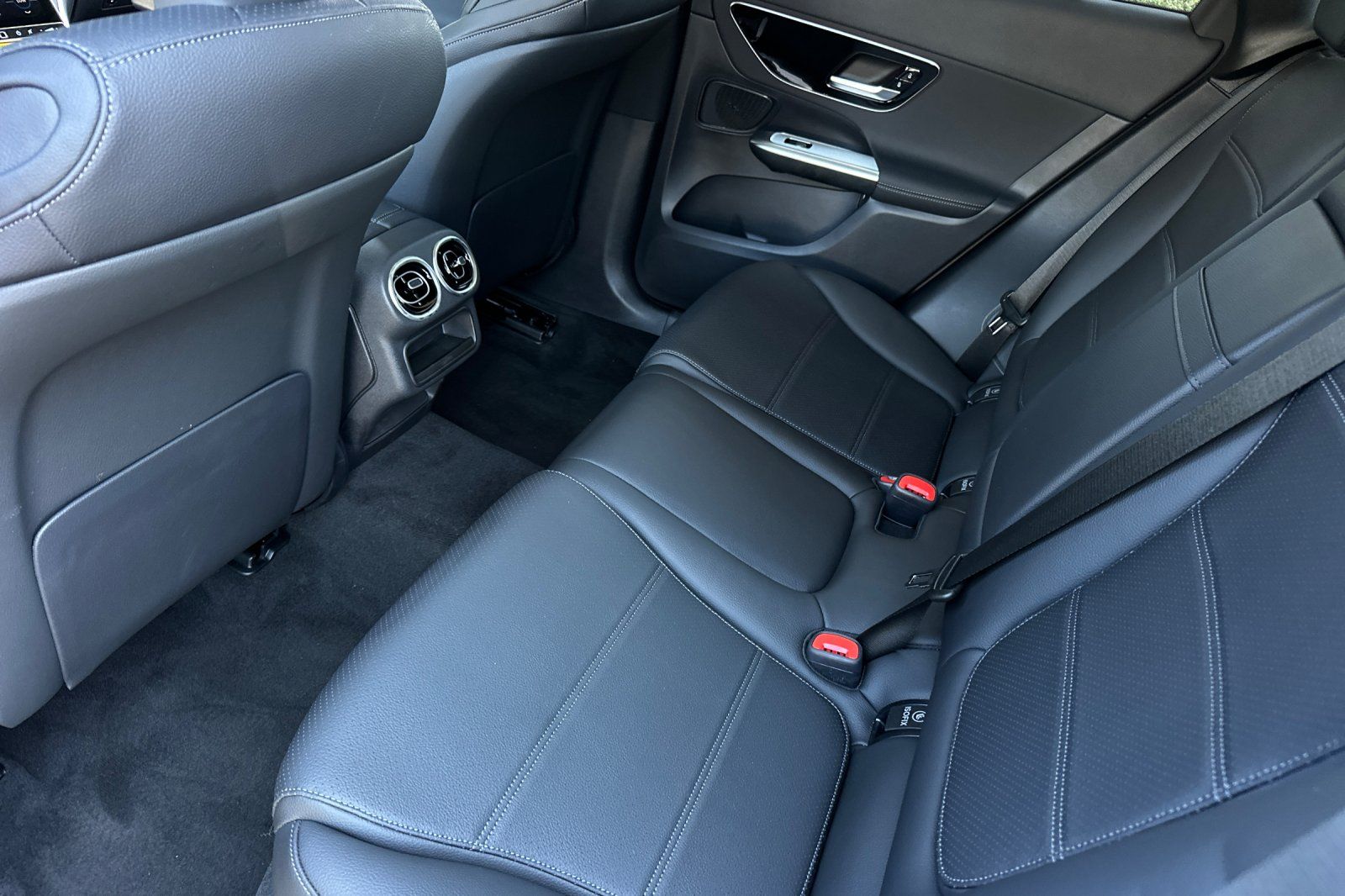 2025 Mercedes Benz GLC 350e 4MATIC photo 8