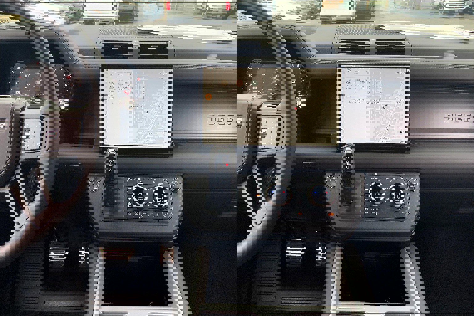 2025 Land Rover Defender 110 V8 photo 3