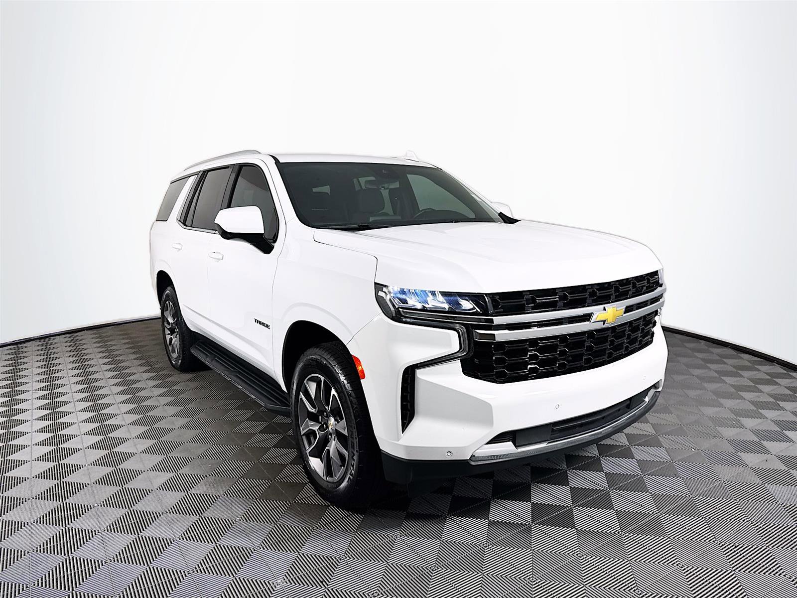 2024 Chevrolet Tahoe LS photo 3