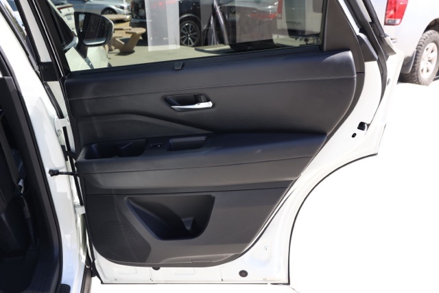 2022 Nissan Pathfinder SL photo 14