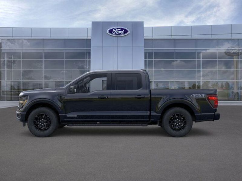 2025 Ford F-150 XLT photo 2