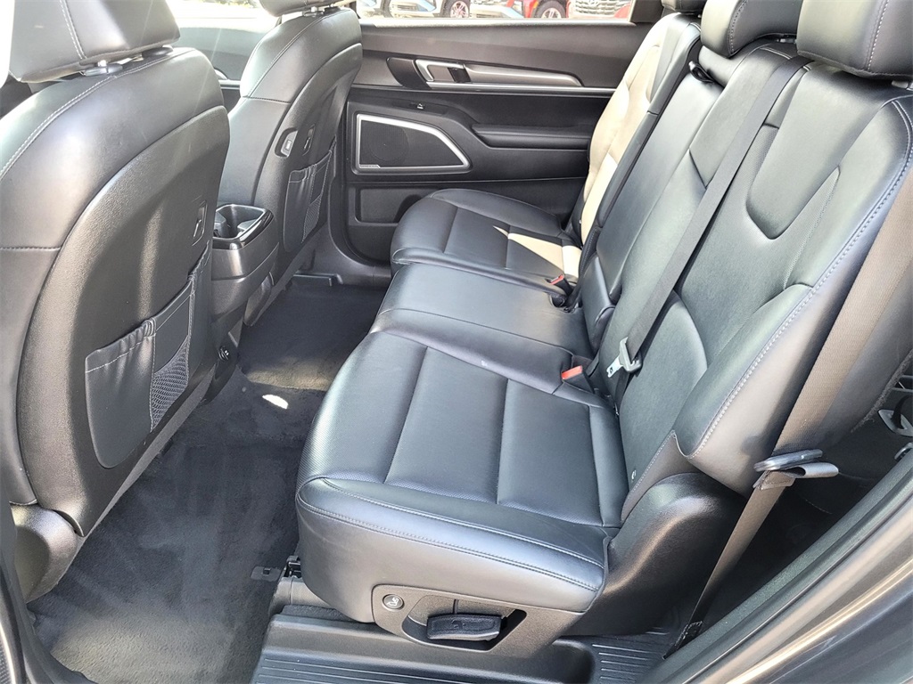 2022 Kia Telluride LX photo 12