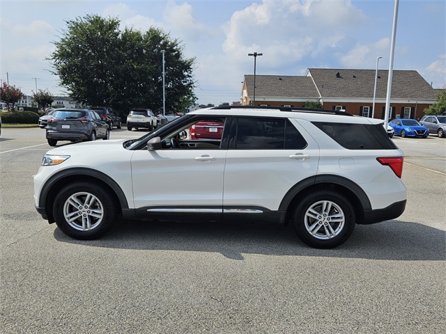 2021 Ford Explorer XLT photo 3