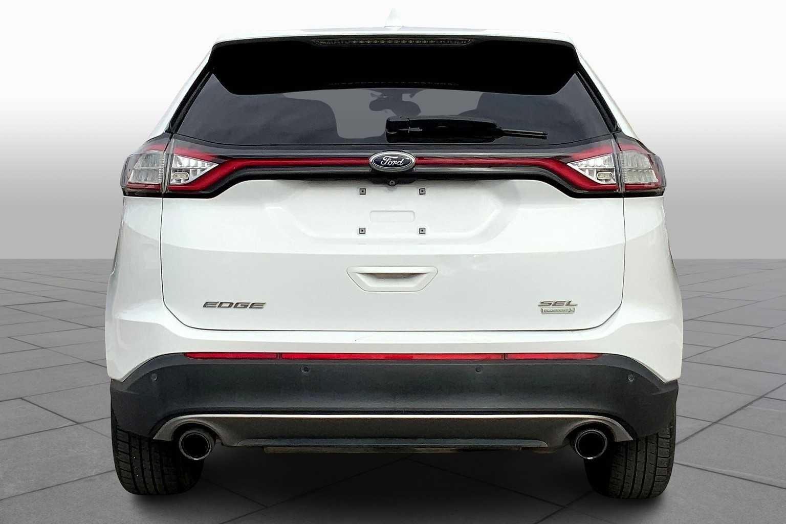 2017 Ford Edge SEL photo 4