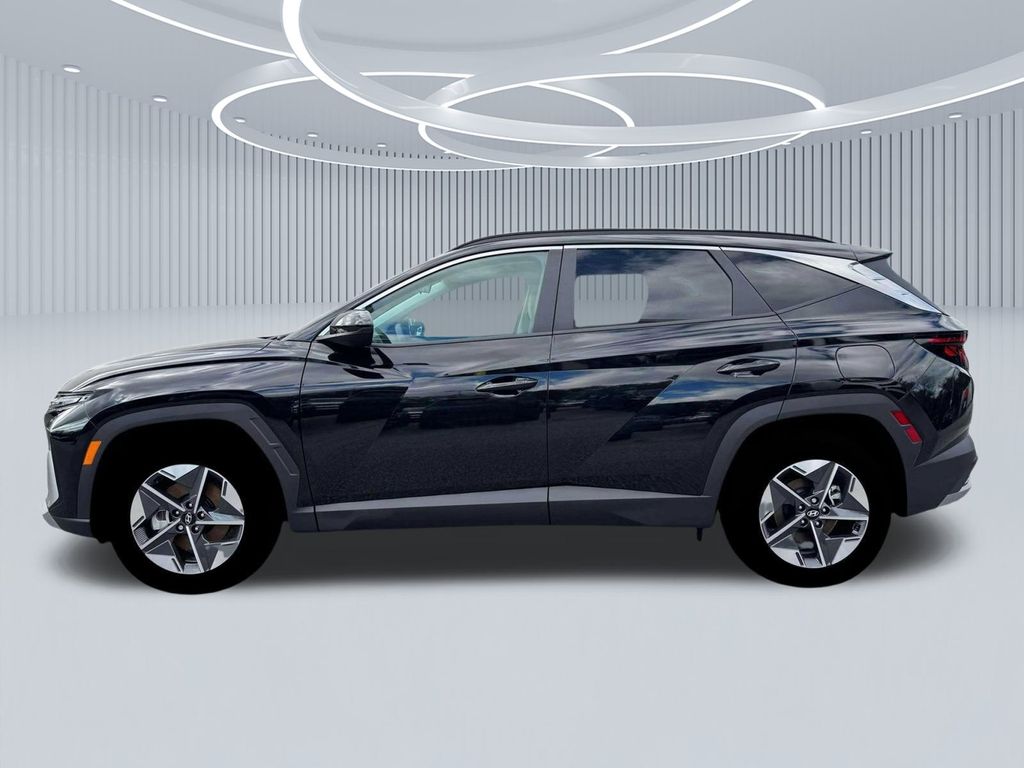 2025 Hyundai Tucson SEL photo 3