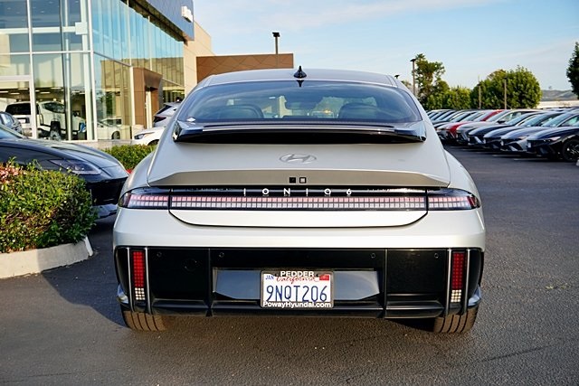 Used 2023 Gold Hyundai SEL image 8