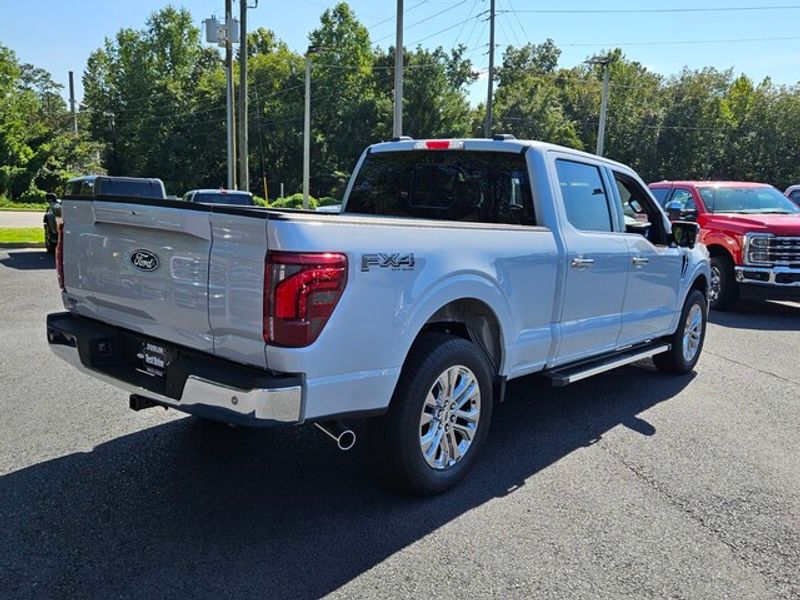 2025 Ford F-150 Lariat photo 11