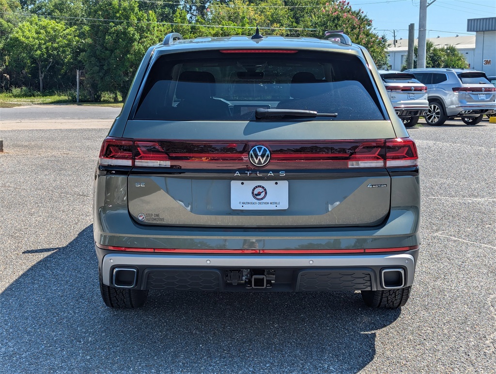 2025 Volkswagen Atlas Peak Edition SE photo 2