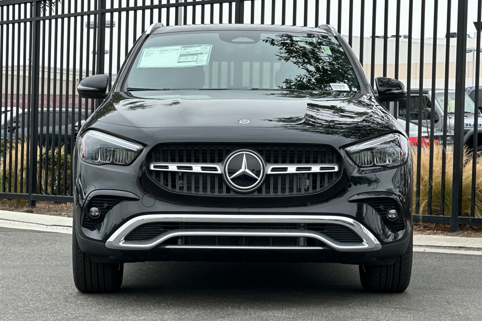 2025 Mercedes Benz GLA 250 photo 3